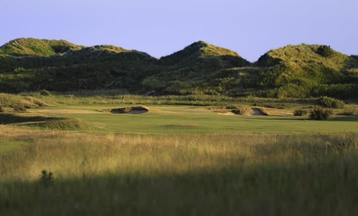 10th Green nestling in the dunes